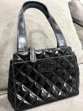 CHANEL bag